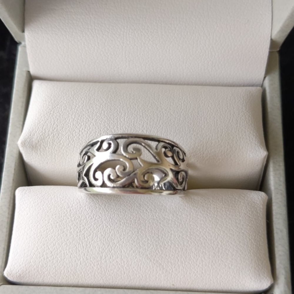 Sterling Silver Swirl Band Ring - Picture 2 of 5